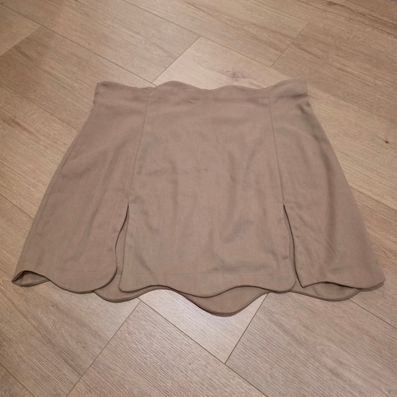 Fashion Brand Company Dresses & Skirts - Fashion Brand Company Penelope Gazin Tan Scalloped Hem Mini Skirt 3X Plus Size